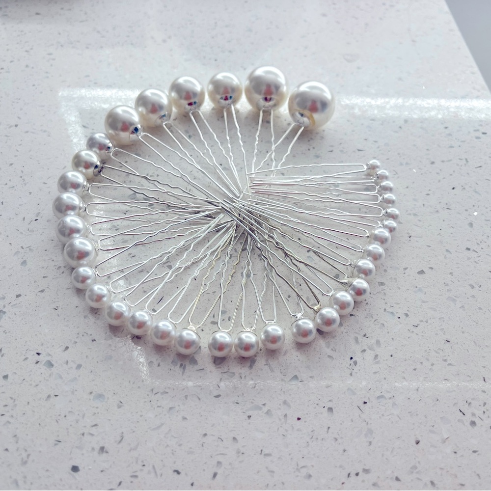 Pearl hair pins